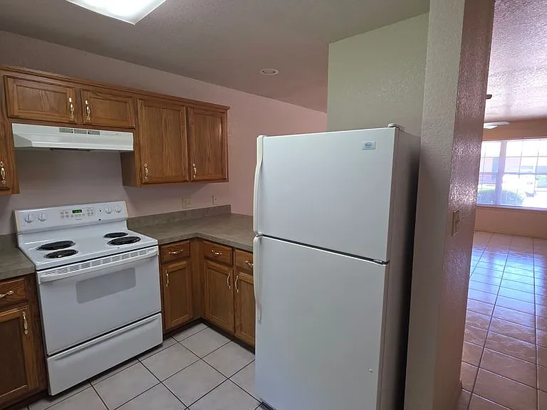 208 E F St #1 — Photo 6