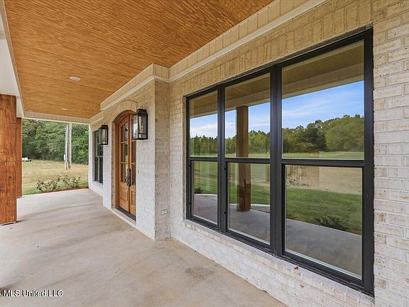 5th image of 148 Burch Dr