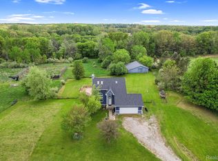 19101 Weller Rd, Gregory, MI 48137