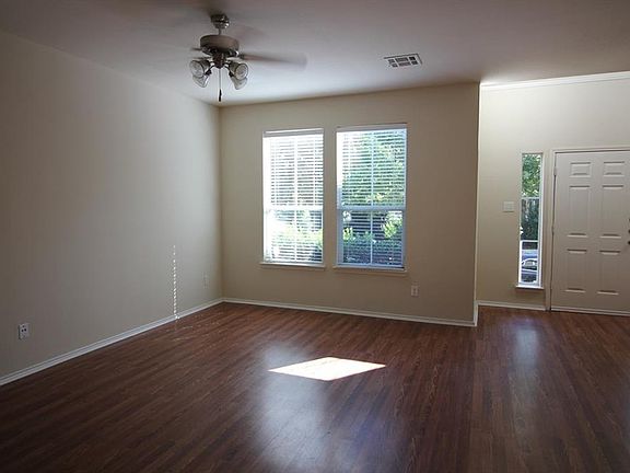 2nd image of 1709 Cambridge Dr