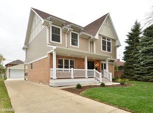 8276 N Wisner St, Niles, IL 60714