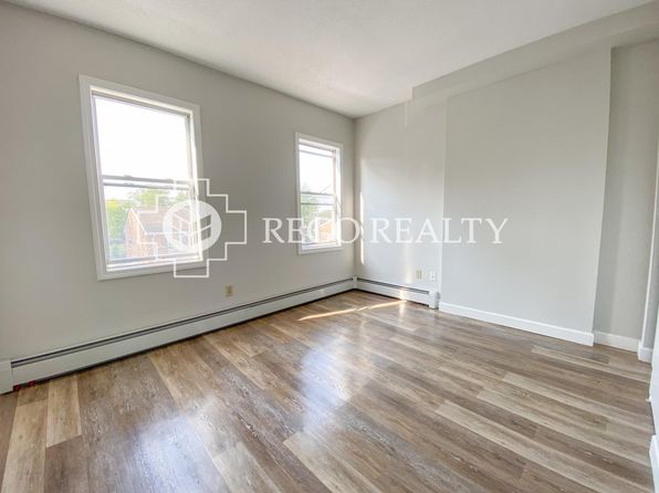10 Winter St APT 3
