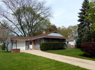 772 S 5th Ave, Des Plaines, IL 60016