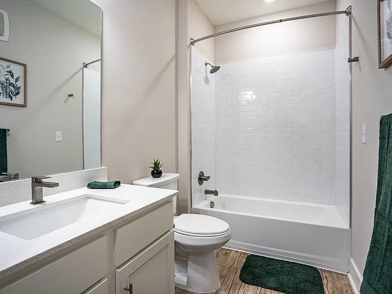 Farragut Junction Apartments — Photo 19