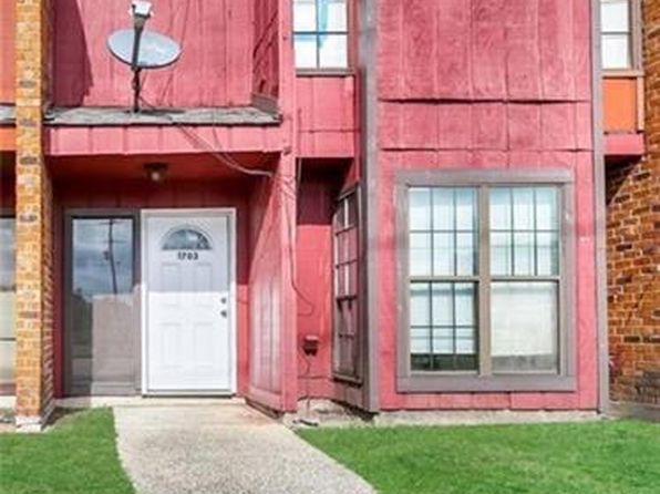 1703 Chimney Wood Ln
