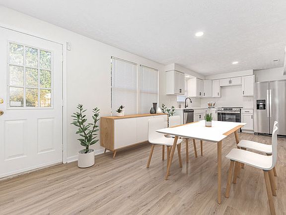 5th image of 8915 Touchstone Ln