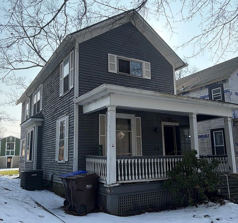 1st image of 425 E Spruce St