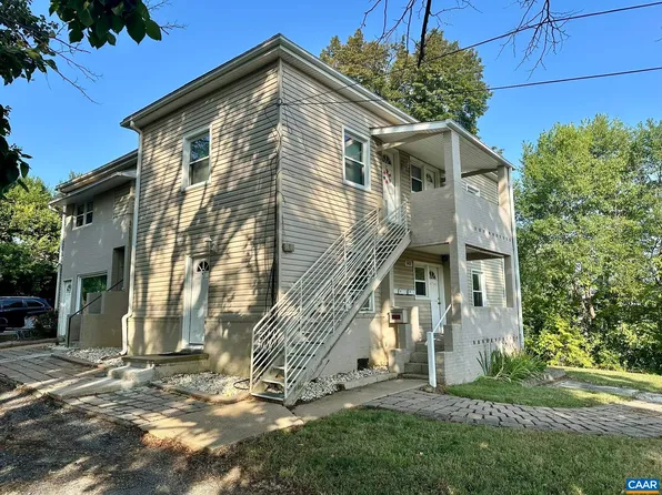 902 W Main St #1, Waynesboro, VA 22980