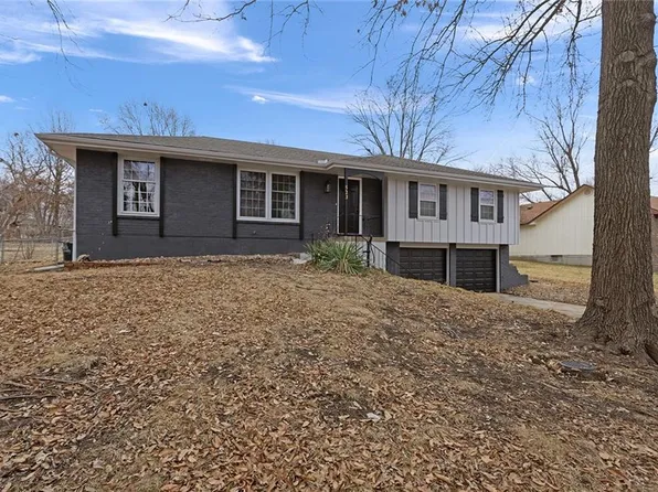 523 S Adams St, Raymore, MO 64083