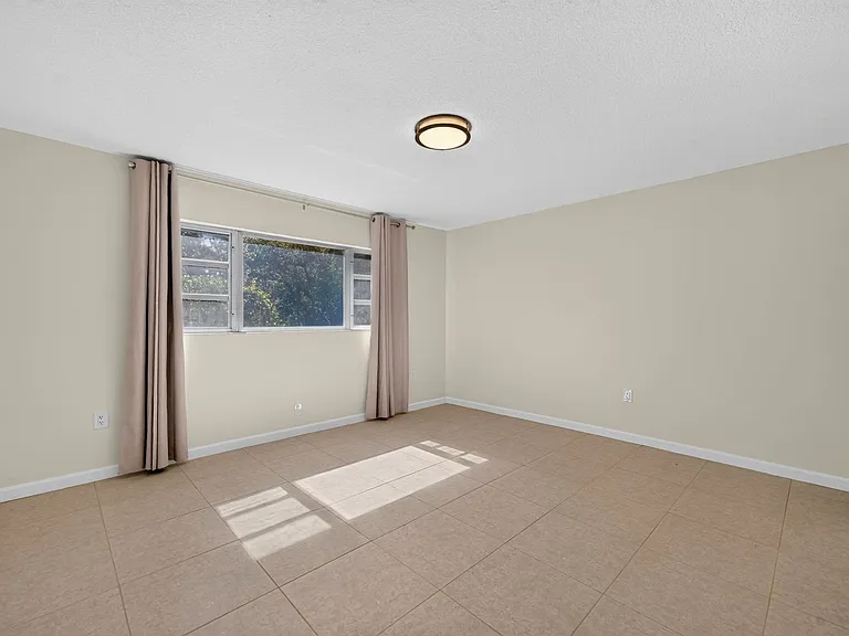 700 Melrose Ave #A5 — Photo 16