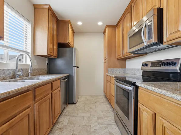 24434 W Nicklaus Dr #6, Valencia, CA 91355