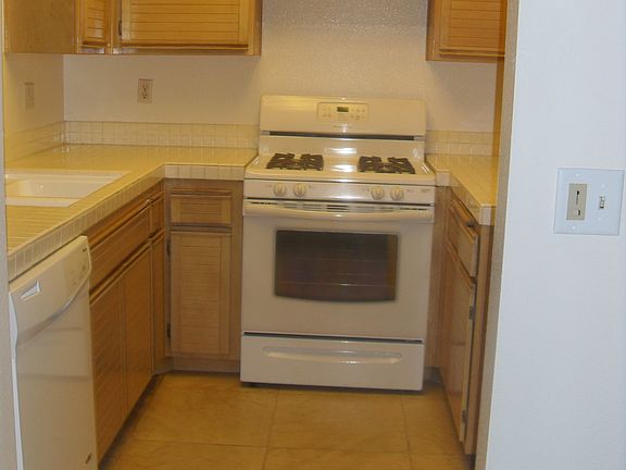 5th image of 24141 Del Monte Dr Unit 241