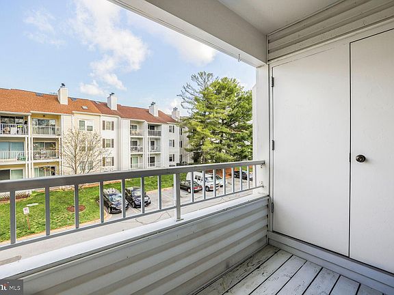 3rd image of 20334 Beaconfield Ter APT 301