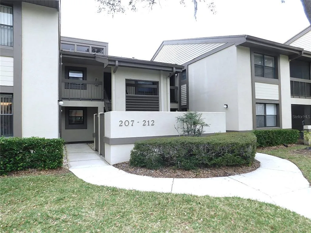 2 bed, 2.0 bath, 924 sqft, $1,600 — Photo 4