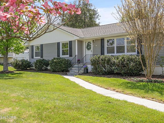 5th image of 8520 Garrison Dr