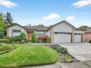 220 Pine Lake Dr, Eagle Pt, OR 97524