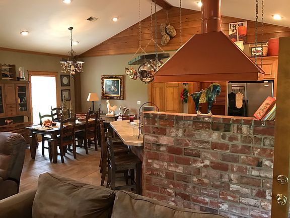 Reclaimed brick finishes