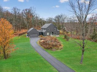 16 Oxford Springs Rd, Chester, NY 10918