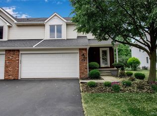 5475 Village Station Cir, Williamsville, NY