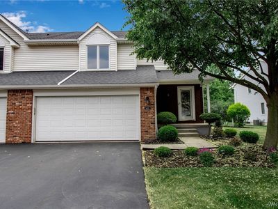 5475 Village Station Cir, Williamsville, NY, 14221