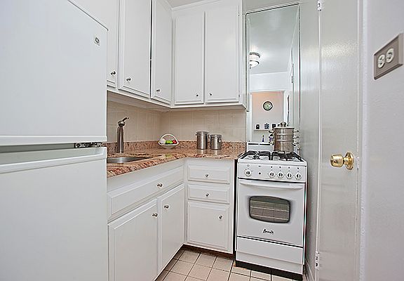 4th image of 435 E 65th St APT 3J