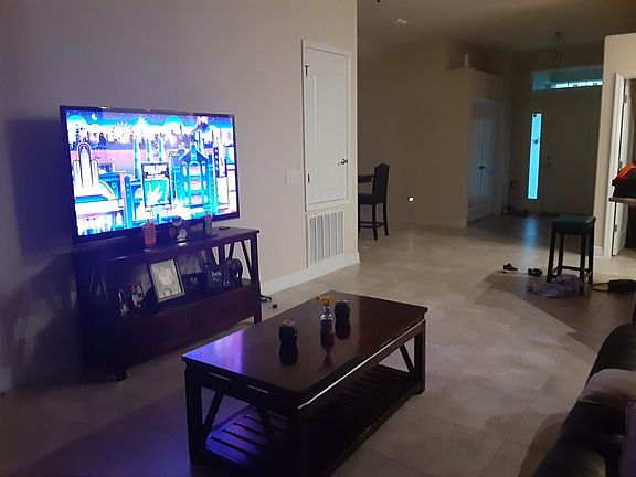 4th image of 379 Buchannan Dr