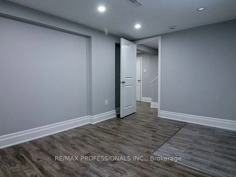 7 Sedgebrook Cres #LOWER — Photo 6