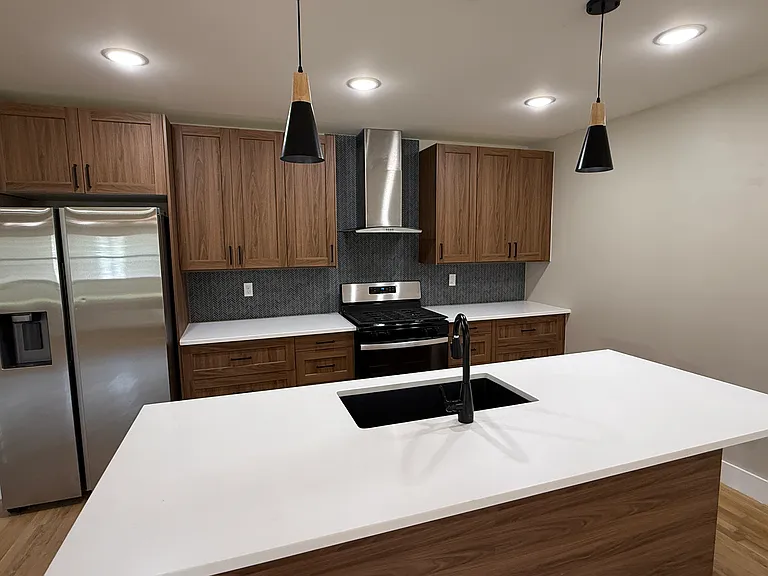 520 N Xenophon Ave — Photo 5