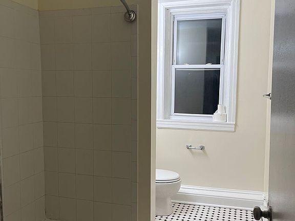 4th image of 4845 Pine St Unit B1