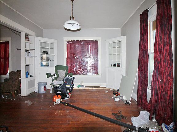 4th image of 1406 N Court St
