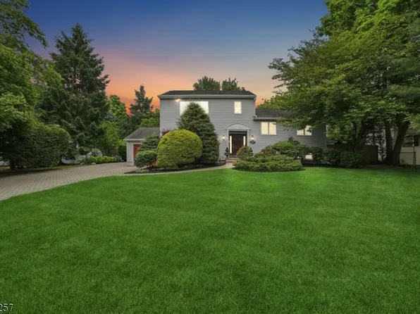 130 Cedar Ct, Closter Boro, NJ 07624