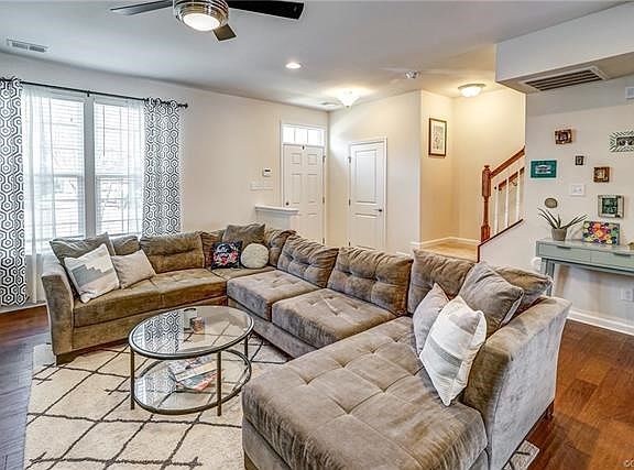 5th image of 8111 Creekside Village Dr