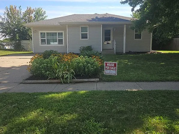 327 Jefferson St, Vermillion, SD 57069