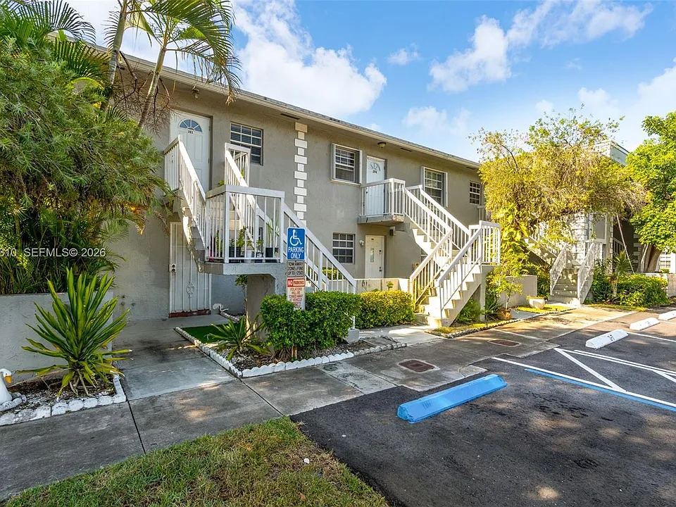 426 NE 210th Circle Ter #2-103