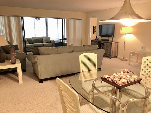 3rd image of 5660 Fairway Park Dr APT 102