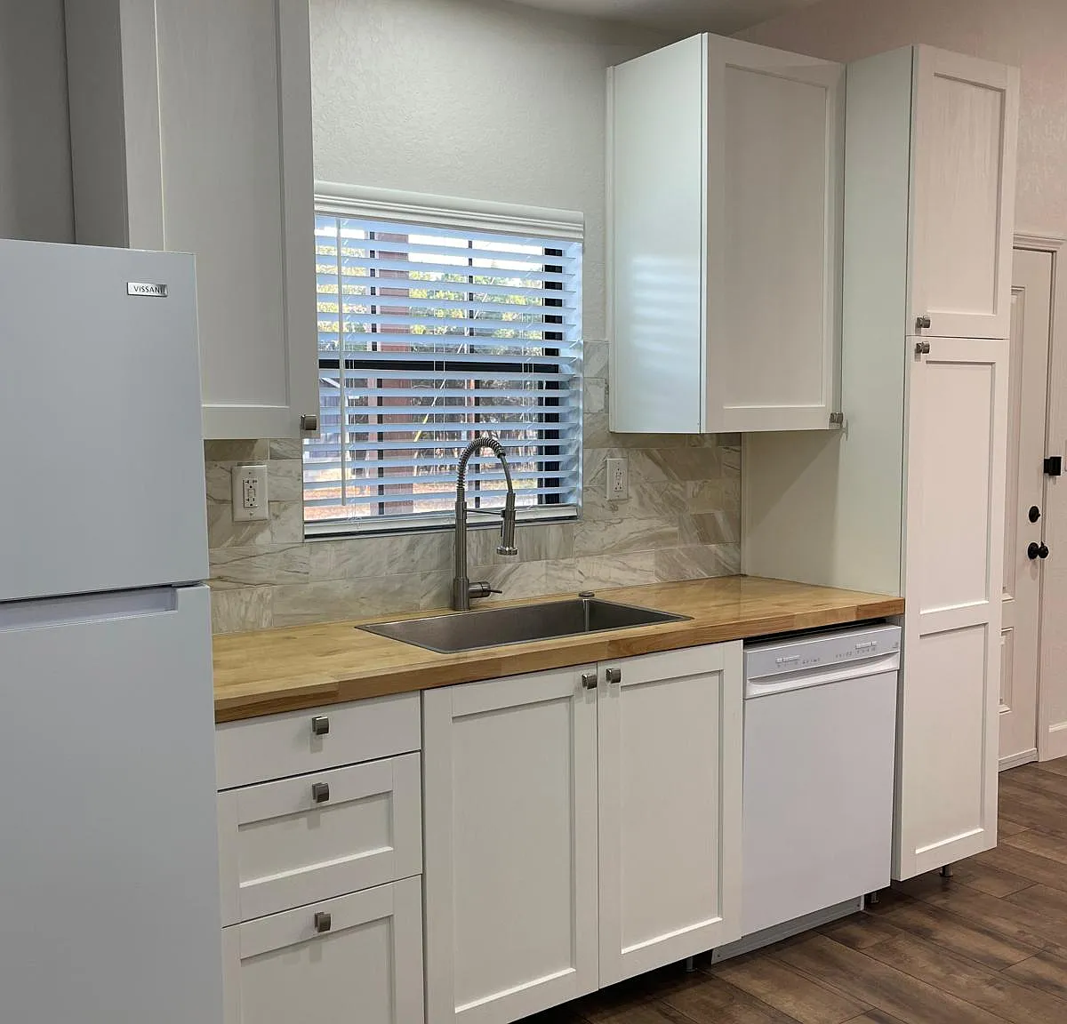 3 bed, 1300 sqft, $1,300 — Photo 4