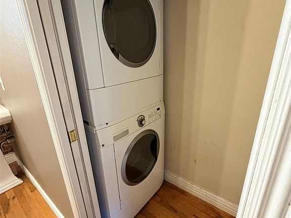 5th image of 2557 N Clarkson St