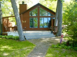E1133 Snug Harbor Ln, Waupaca, WI 54981