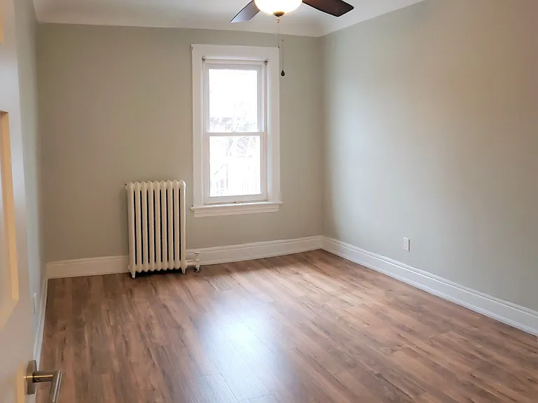 541 Palmerston Blvd #2 — Photo 8