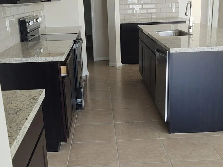 17844 W Villa Hermosa Ln — Photo 4