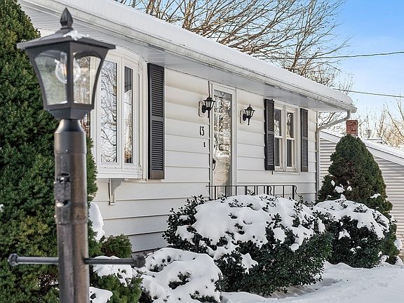 3rd image of 13 Gardner St