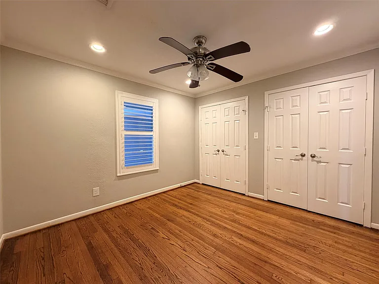 1631 Chantilly Ln — Photo 15