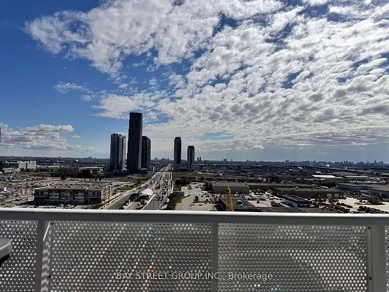 8 Interchange Way #1807 — Photo 20