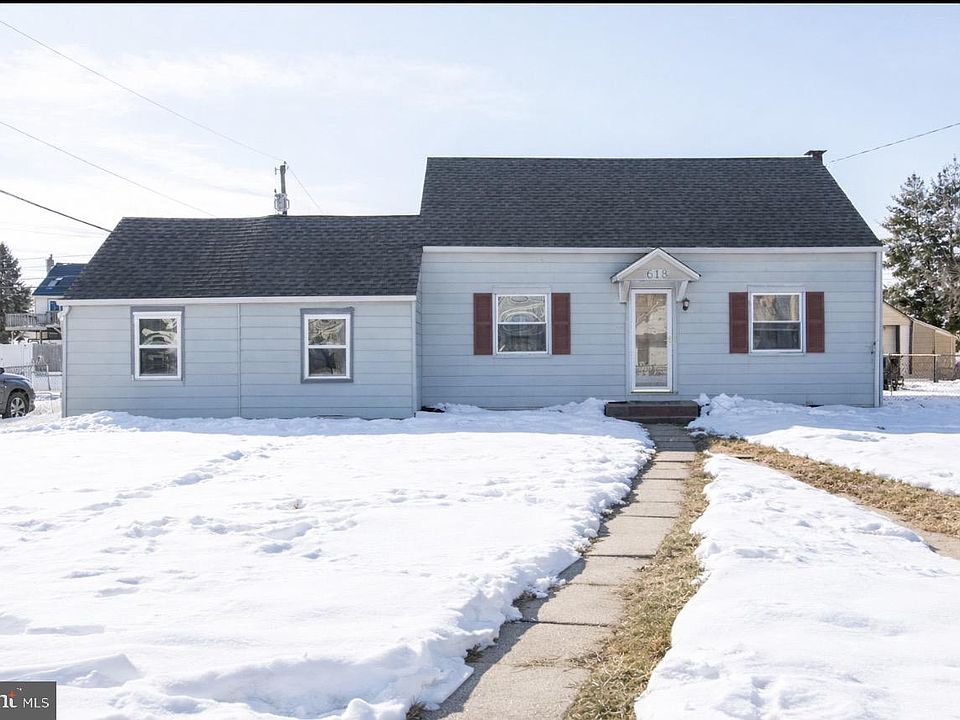 1st image of 618 Cedar Ave