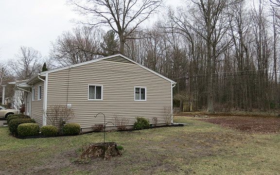 5th image of 12155 Stratford Dr