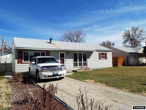 3rd image of 801 S 11th St