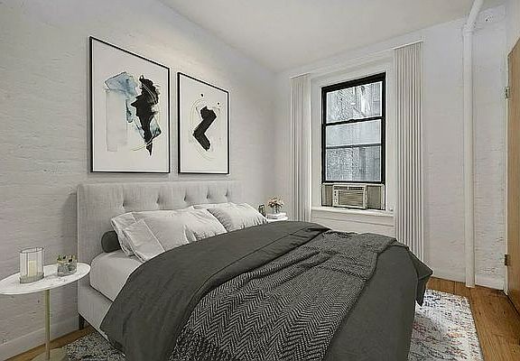 5th image of 114 Christopher St APT 3