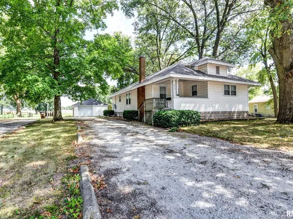 810 N Snodgrass St, Taylorville, IL 62568