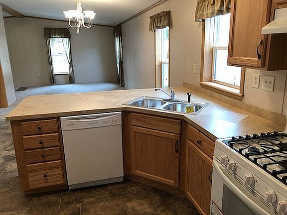 5th image of 128 Oakdale Vlg #0