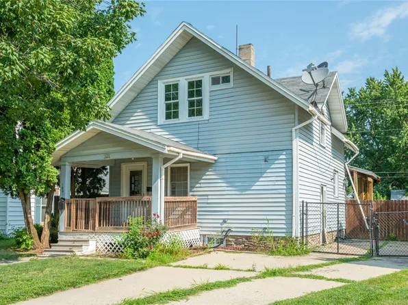 1606 Evelyn St, Perry, IA 50220